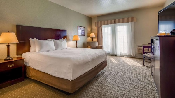 Best Western Plus Bayshore Inn image 24