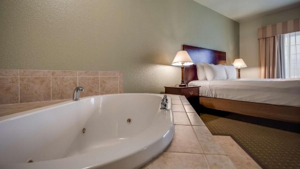 Best Western Plus Bayshore Inn image 29