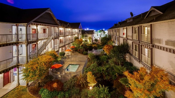 Best Western Plus Bayshore Inn image 4